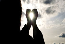 NG体育官网：日媒：三笘薰与长友佑都缺席日本队赛前训练，可能缺战沙特.